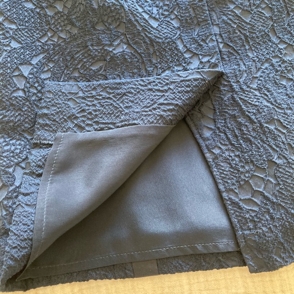 MaxMara dark navy silk skirt, size 8-10, black satin trim, excellent condition - Picture 15 of 15